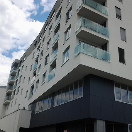 Apartman Halex Centrum City Aupark Пьештяни Экстерьер фото