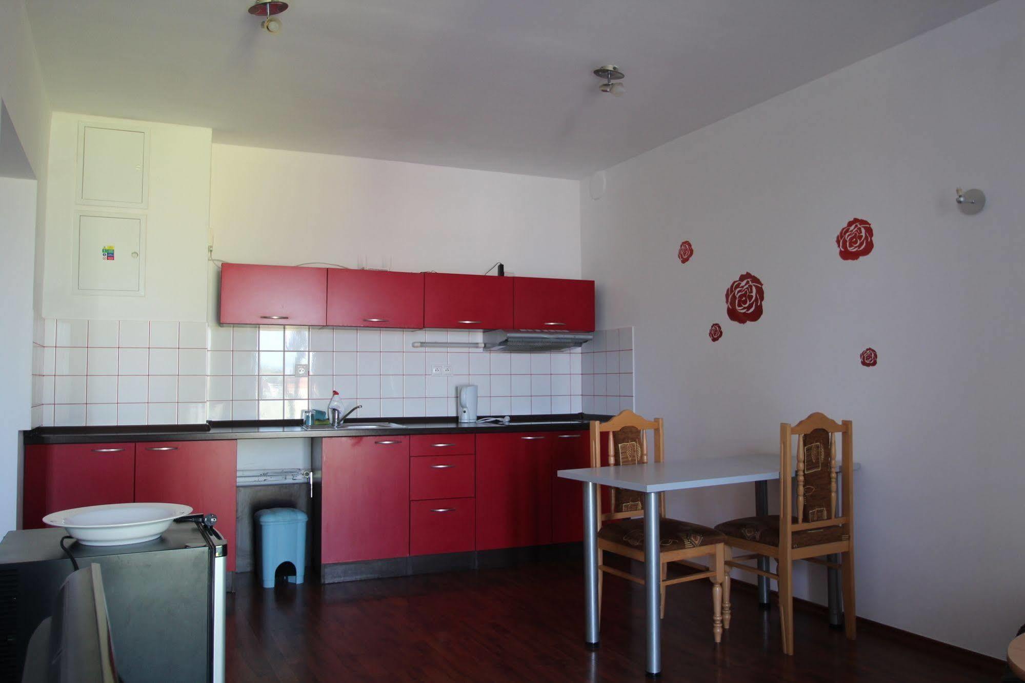 Apartman Halex Centrum City Aupark Пьештяни Экстерьер фото